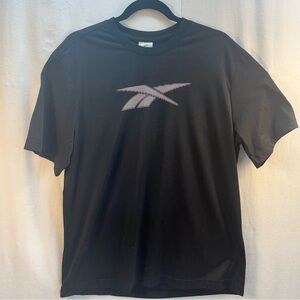 Reebok Men's Black T-Shirt Made from (Recycled material)